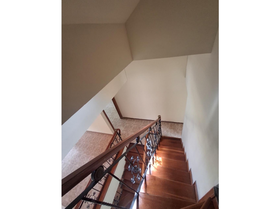 Casa en venta en El Dorado, Pereira · foto 3 de 24