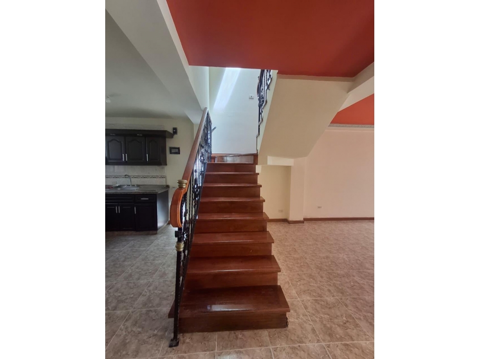 Casa en venta en El Dorado, Pereira · foto 18 de 24