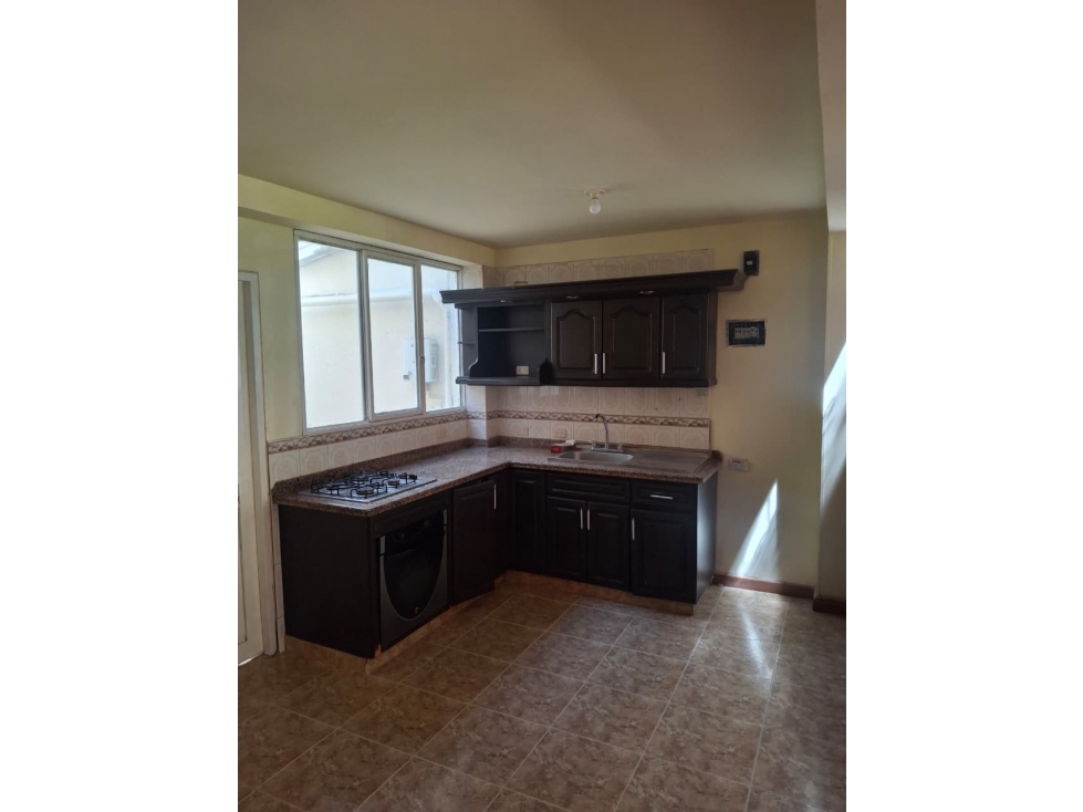 Casa en venta en El Poblado Ii Etapa, Pereira · foto 4 de 17