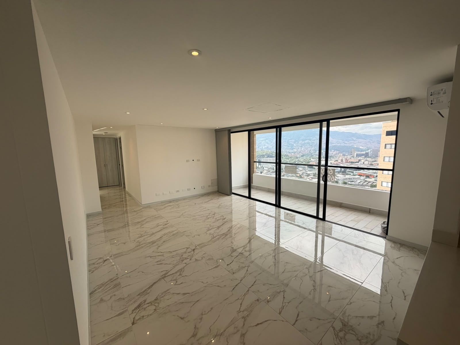Apartamento en Arriendo en El Poblado, Medellín