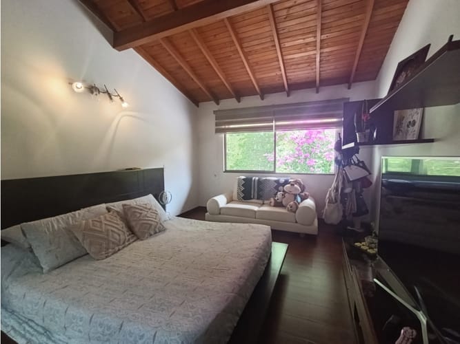 Casa de 3 alcobas en venta en El Esmeraldal, Envigado, 146 m² · foto 10 de 18