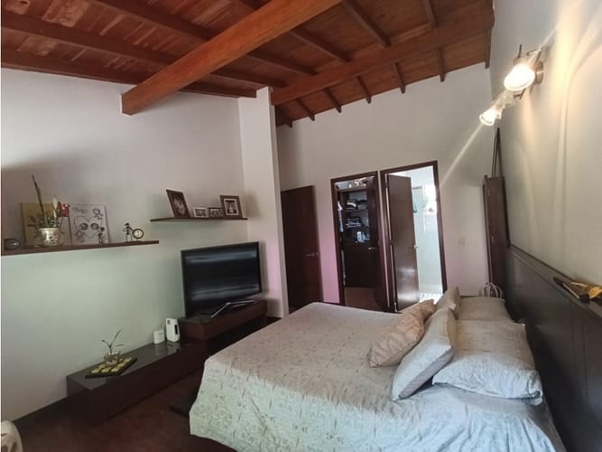 Casa de 3 alcobas en venta en El Esmeraldal, Envigado, 146 m² · foto 11 de 18