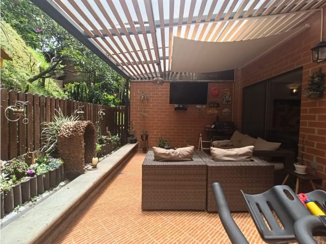 Casa de 3 alcobas en venta en El Esmeraldal, Envigado, 146 m² · foto 18 de 18