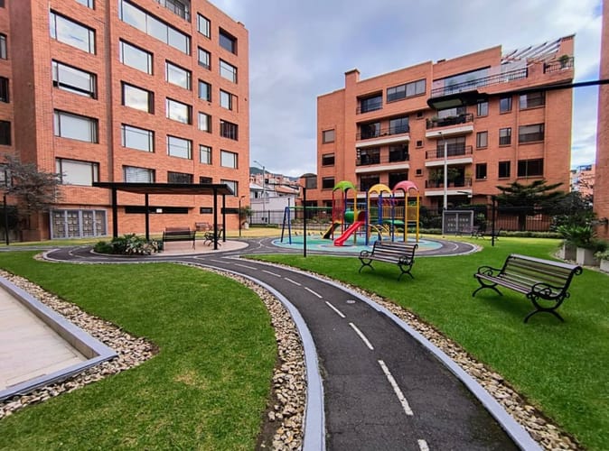 Apartamento en venta en Santa Paula, Bogotá · foto 4 de 24