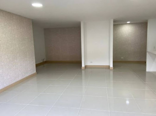 Apartamento en arriendo en Castropol, Medellín · foto 3 de 12