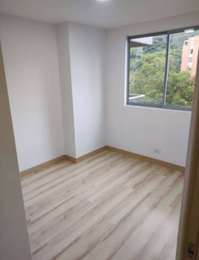 Apartamento en arriendo en Castropol, Medellín · foto 6 de 12
