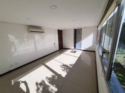 Oficina en arriendo en Manila, Medellín, 30 m² · foto 3 de 10