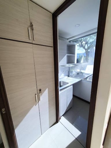 Oficina en arriendo en Manila, Medellín, 30 m² · foto 4 de 10