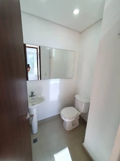 Oficina en arriendo en Manila, Medellín, 30 m² · foto 5 de 10