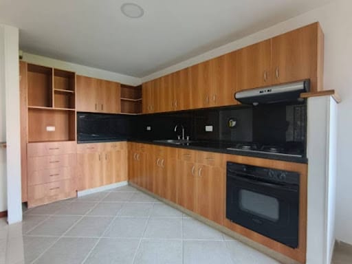 Apartamento de 3 alcobas en arriendo en Los Balsos, Medellín, 120 m² · foto 2 de 10