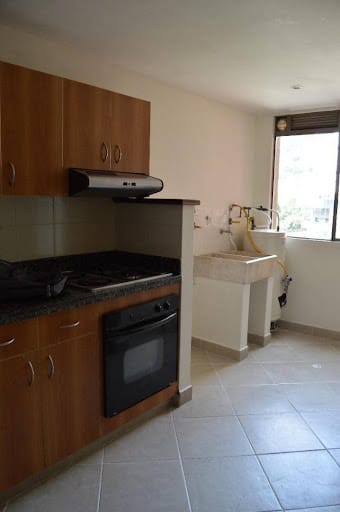 Apartamento de 3 alcobas en arriendo en Los Balsos, Medellín, 120 m² · foto 3 de 10