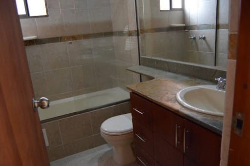 Apartamento de 3 alcobas en arriendo en Los Balsos, Medellín, 120 m² · foto 10 de 10