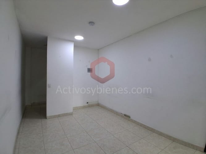 Local en arriendo en Villa Carlota, Medellín, 30 m² · foto 2 de 16