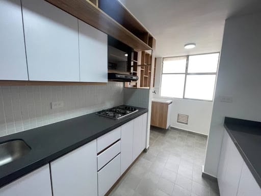 Apartamento de 3 alcobas en arriendo en Altos Del Poblado, Medellín, 75 m² · foto 5 de 15