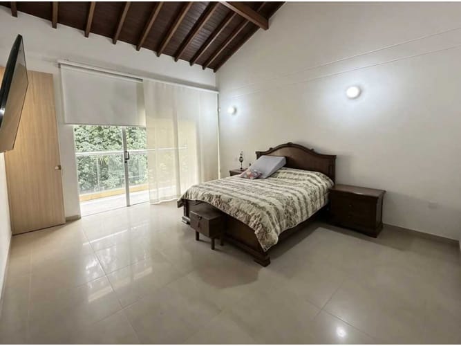 Casa de 3 alcobas en venta en Montessori, Envigado, 286 m² · foto 10 de 14