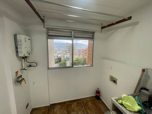 Apartamento de 3 alcobas en arriendo en Castropol, Medellín, 100 m² · foto 4 de 14