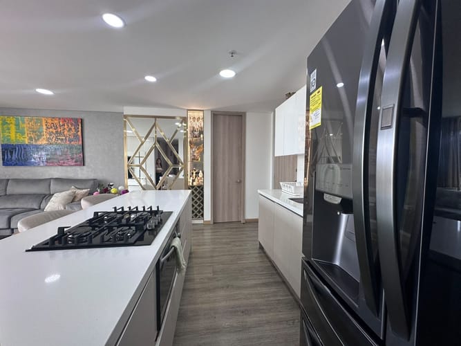 Apartamento de 1 alcoba en venta en El Poblado, Medellín, 91 m² · foto 7 de 17
