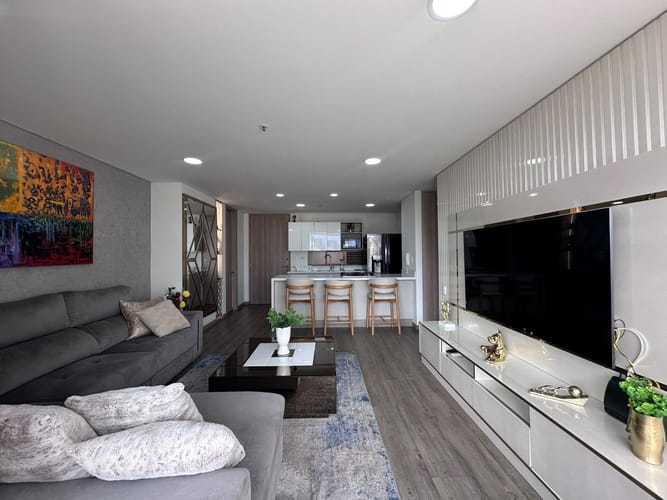 Apartamento de 1 alcoba en venta en El Poblado, Medellín, 91 m² · foto 5 de 17