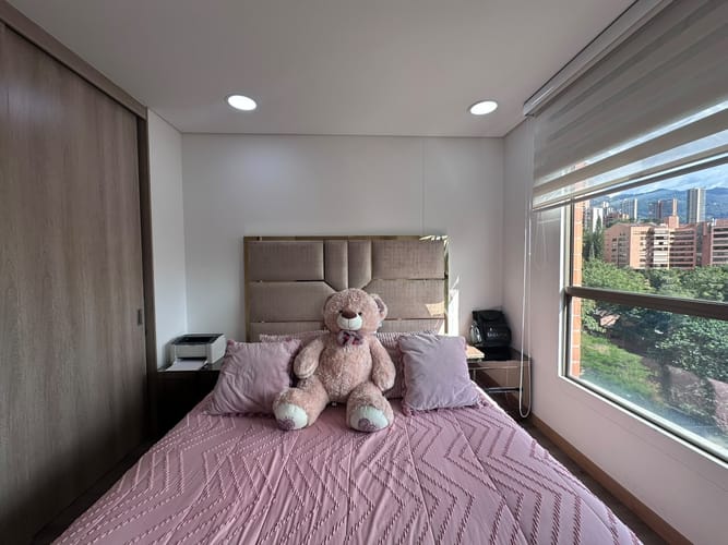 Apartamento de 1 alcoba en venta en El Poblado, Medellín, 91 m² · foto 12 de 17