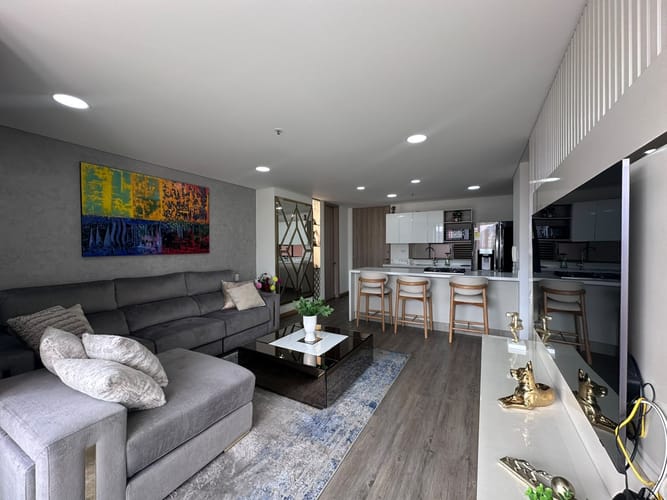 Apartamento de 1 alcoba en venta en El Poblado, Medellín, 91 m² · foto 4 de 17