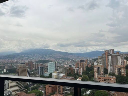 Apartamento en arriendo en Lalinde, Medellín · foto 2 de 24