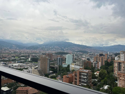 Apartamento en arriendo en Lalinde, Medellín · foto 4 de 24