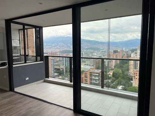 Apartamento en arriendo en Lalinde, Medellín · foto 5 de 24