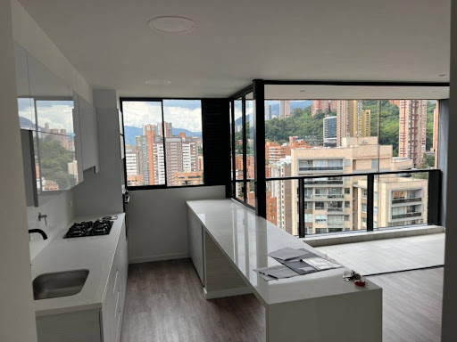 Apartamento en arriendo en Lalinde, Medellín · foto 14 de 24