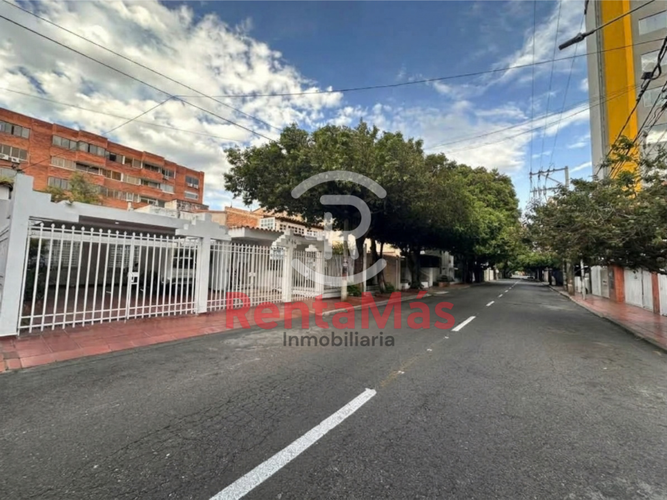 Casa de 7 alcobas en venta en Caobos, Cúcuta, 438 m² · foto 3 de 22