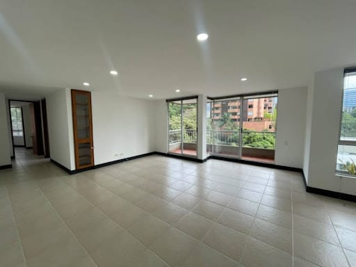 Apartamento de 3 alcobas en arriendo en Castropol, Medellín, 110 m² · foto 2 de 21