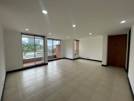 Apartamento de 3 alcobas en arriendo en Castropol, Medellín, 110 m² · foto 6 de 21