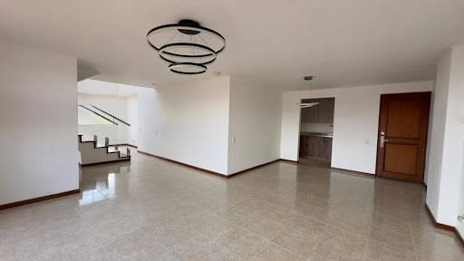 Apartamento de 3 alcobas en arriendo en Villagrande, Envigado, 140 m² · foto 2 de 24