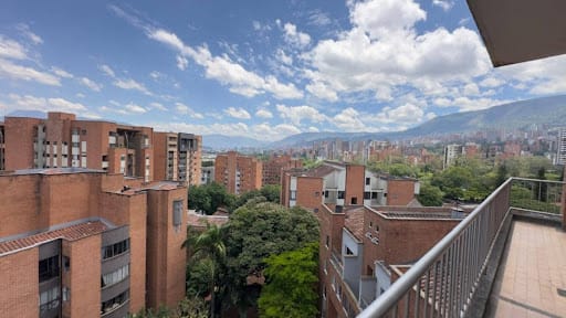 Apartamento de 3 alcobas en arriendo en Villagrande, Envigado, 140 m² · foto 23 de 24