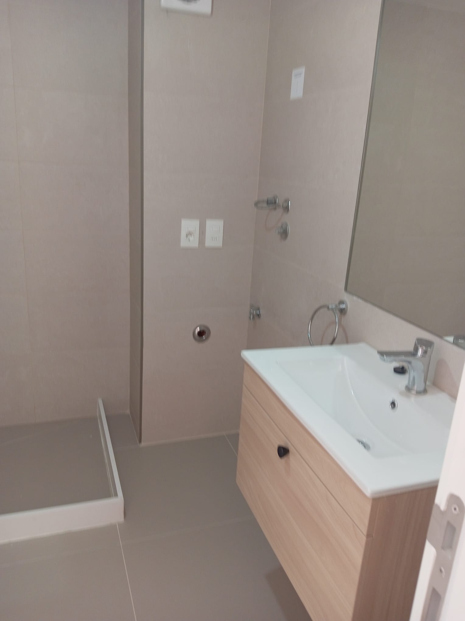 Precioso monoambiente nuevo en excelente zona de la Blanqueada con gran conectividad. · Foto 9