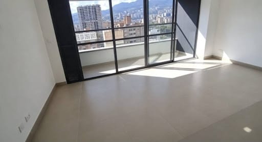 Apartamento de 3 alcobas en arriendo en Laureles, Medellín, 85 m² · foto 2 de 15