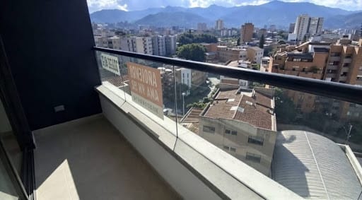 Apartamento de 3 alcobas en arriendo en Laureles, Medellín, 85 m² · foto 3 de 15