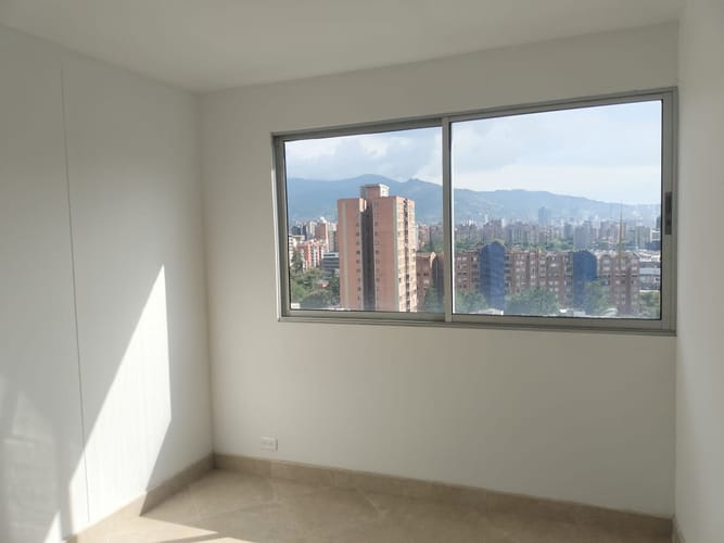 Apartamento de 3 alcobas en arriendo en El Poblado, Medellín, 71 m² · foto 11 de 15