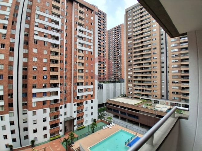 Apartamento de 3 alcobas en arriendo en El Poblado, Medellín, 64 m² · foto 8 de 24