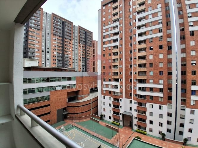Apartamento de 3 alcobas en arriendo en El Poblado, Medellín, 64 m² · foto 9 de 24