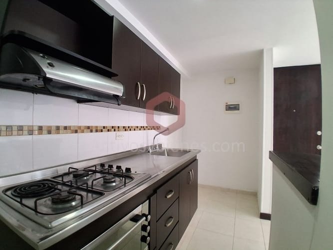 Apartamento de 3 alcobas en arriendo en El Poblado, Medellín, 64 m² · foto 13 de 24