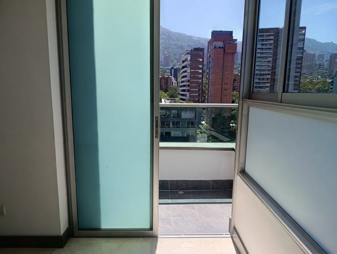 Apartamento de 3 alcobas en arriendo en El Poblado, Medellín, 140 m² · foto 22 de 24