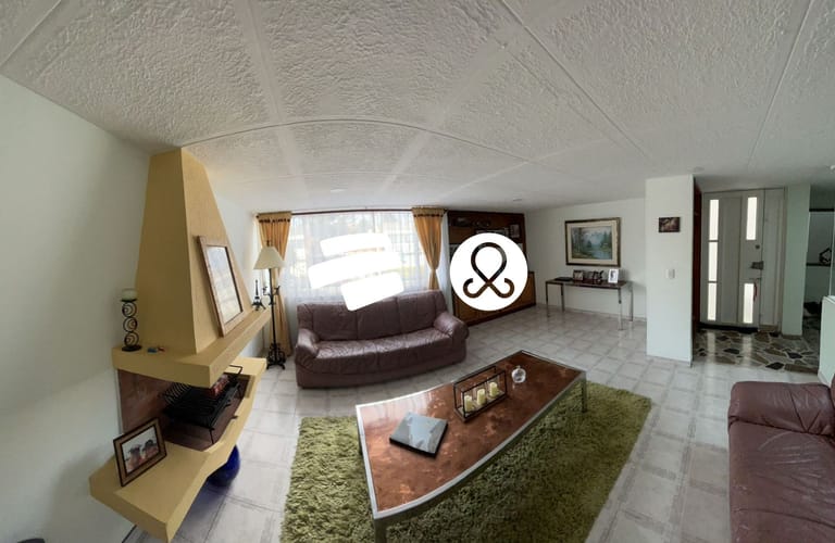 Casa de 3 alcobas en venta en Santa Barbara, Bogotá, 245 m² · foto 4 de 12