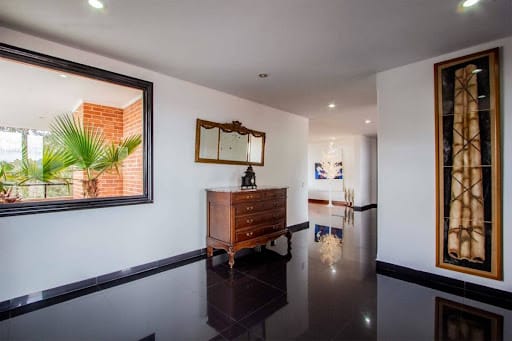 Apartamento de 5 alcobas en venta en Bosque De Pinos, Bogotá, 259 m² · foto 2 de 24
