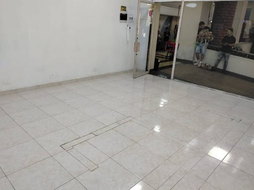 Local en arriendo en La Candelaria, Medellín, 38 m² · foto 2 de 8