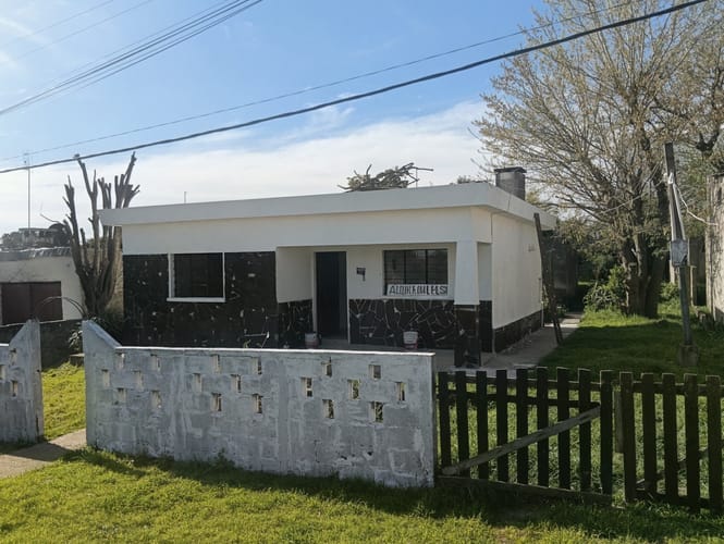Casa en alquiler c/ cochera en Empalme Nicolich · Foto 1