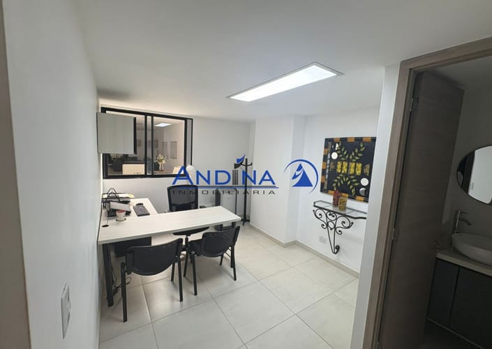Local en arriendo en La Castellana, Medellín, 340 m² · foto 10 de 18
