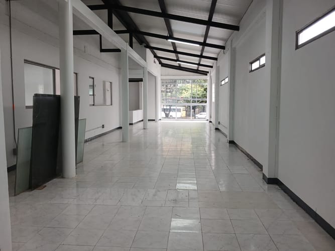 Local en venta en El Poblado, Medellín, 402 m² · foto 17 de 17