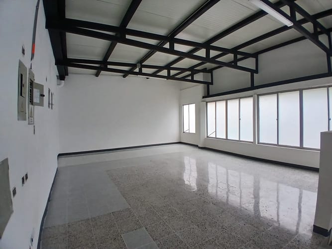 Local en venta en El Poblado, Medellín, 402 m² · foto 9 de 17