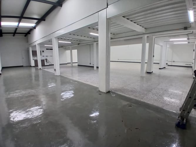 Local en venta en El Poblado, Medellín, 402 m² · foto 12 de 17