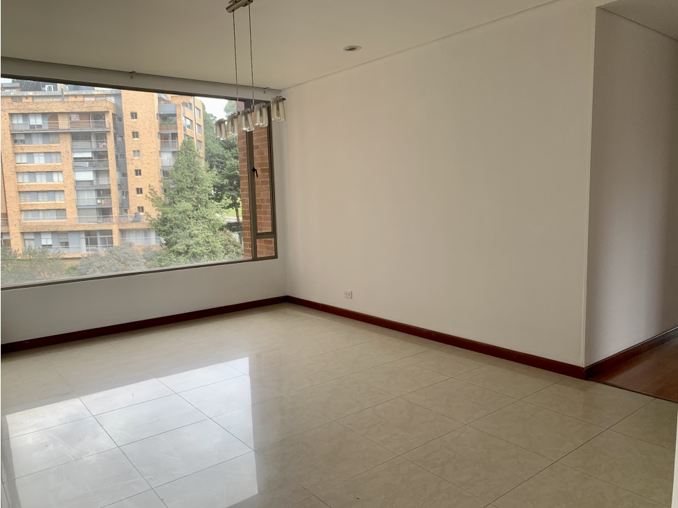 Apartamento en venta en Gratamira, Bogotá · foto 2 de 24